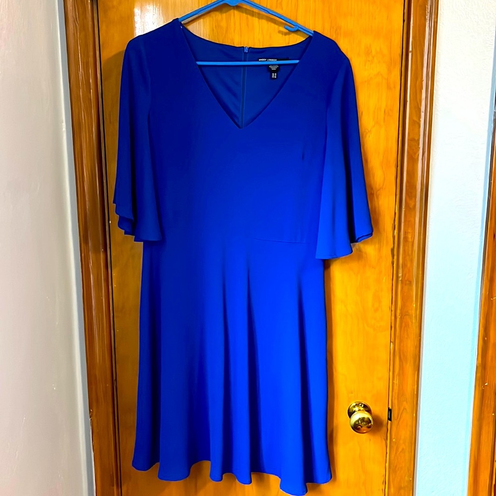 Maggy London flutter sleeve dress